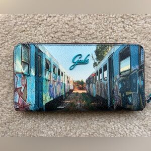 Gabs zip around wallet